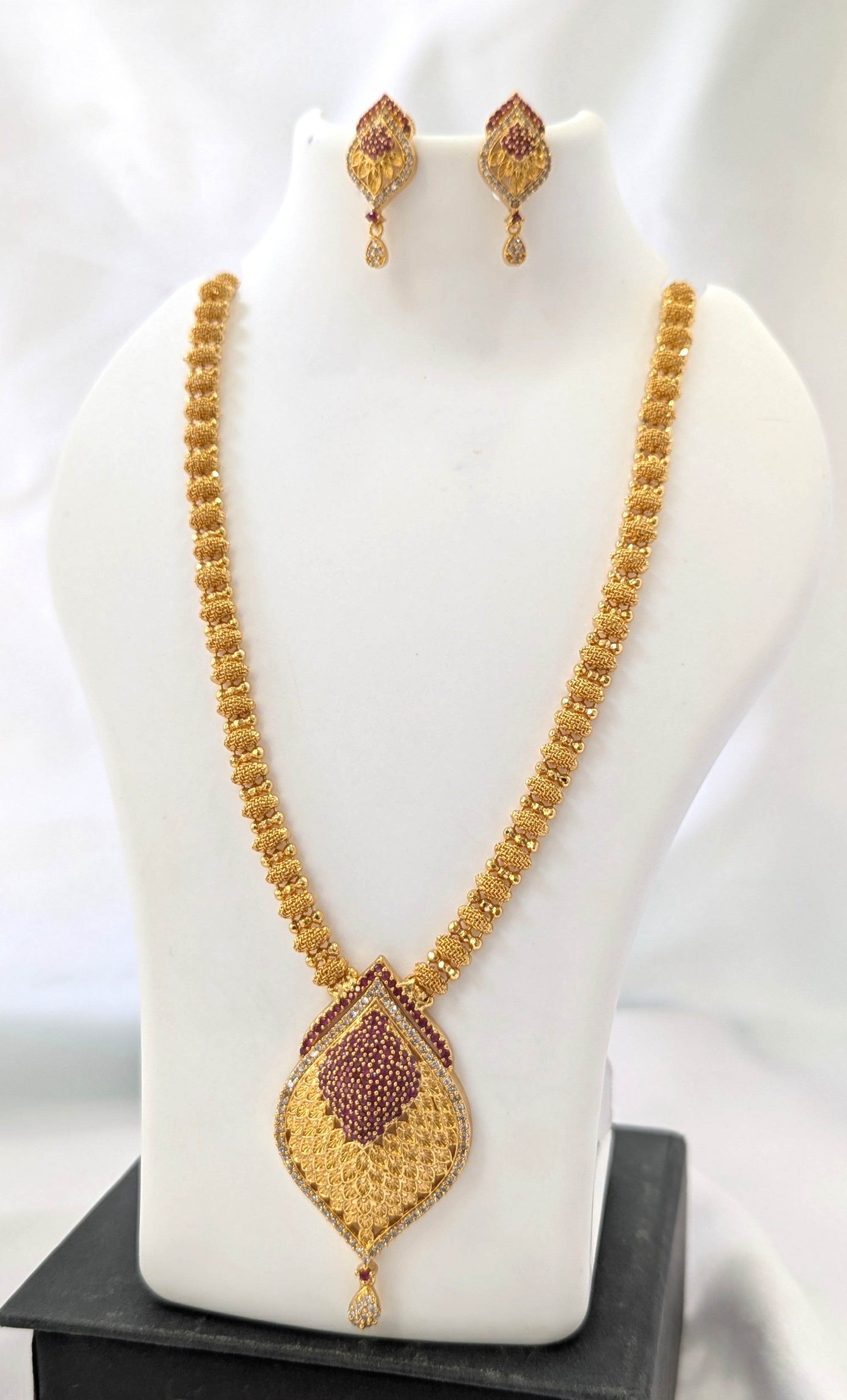 Micro forming necklace set