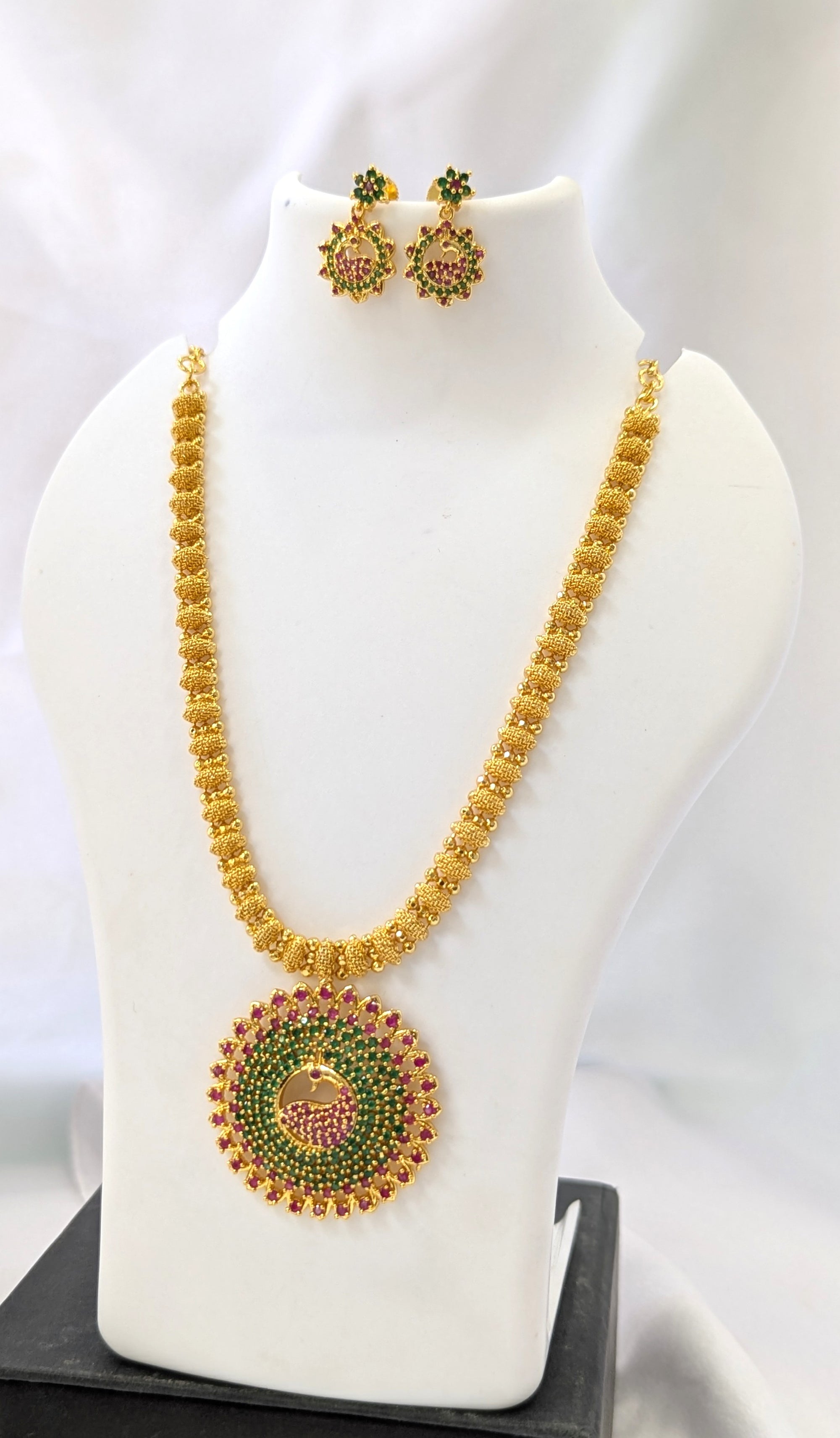 Micro forming necklace set
