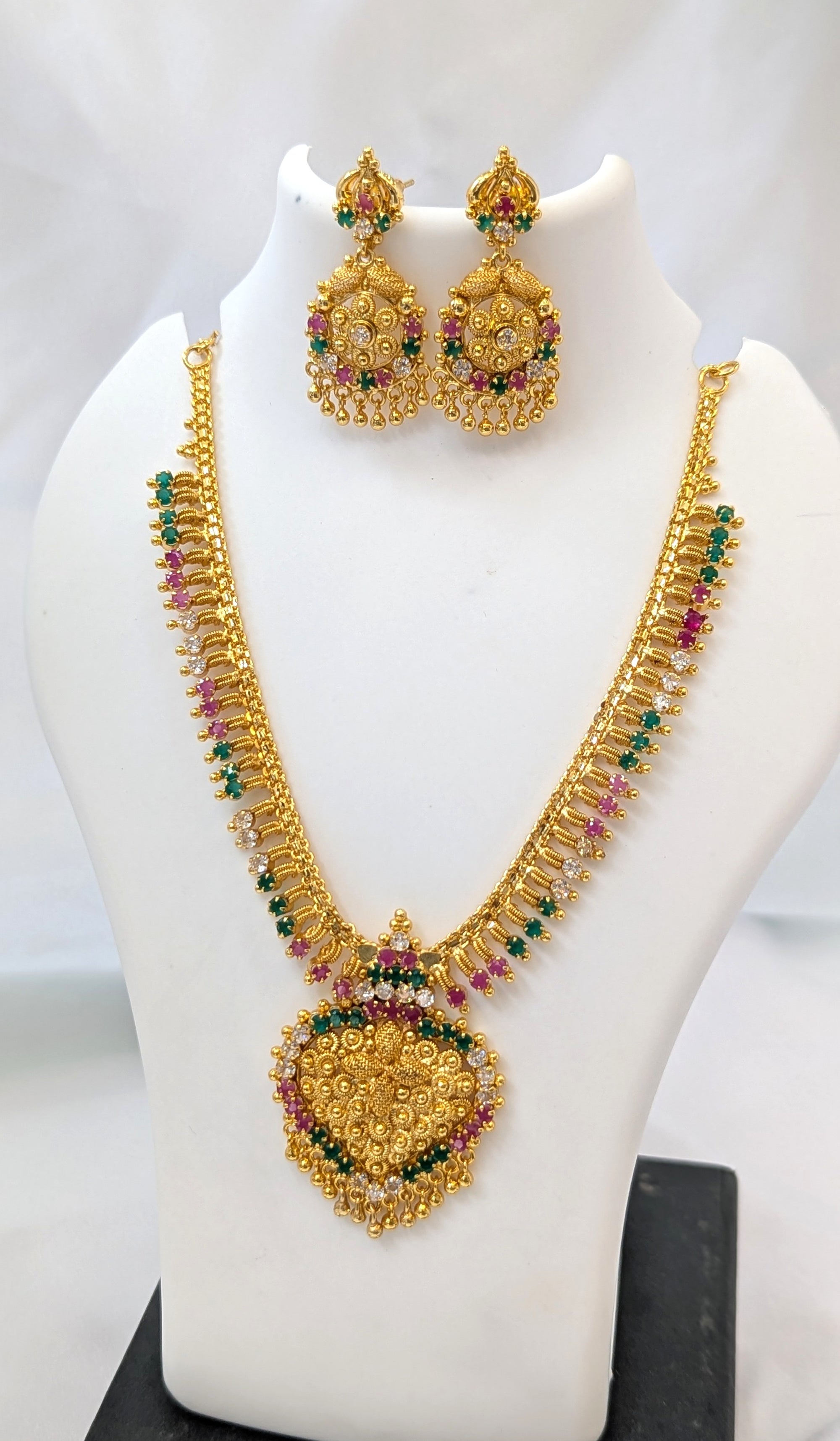 Micro forming necklace set