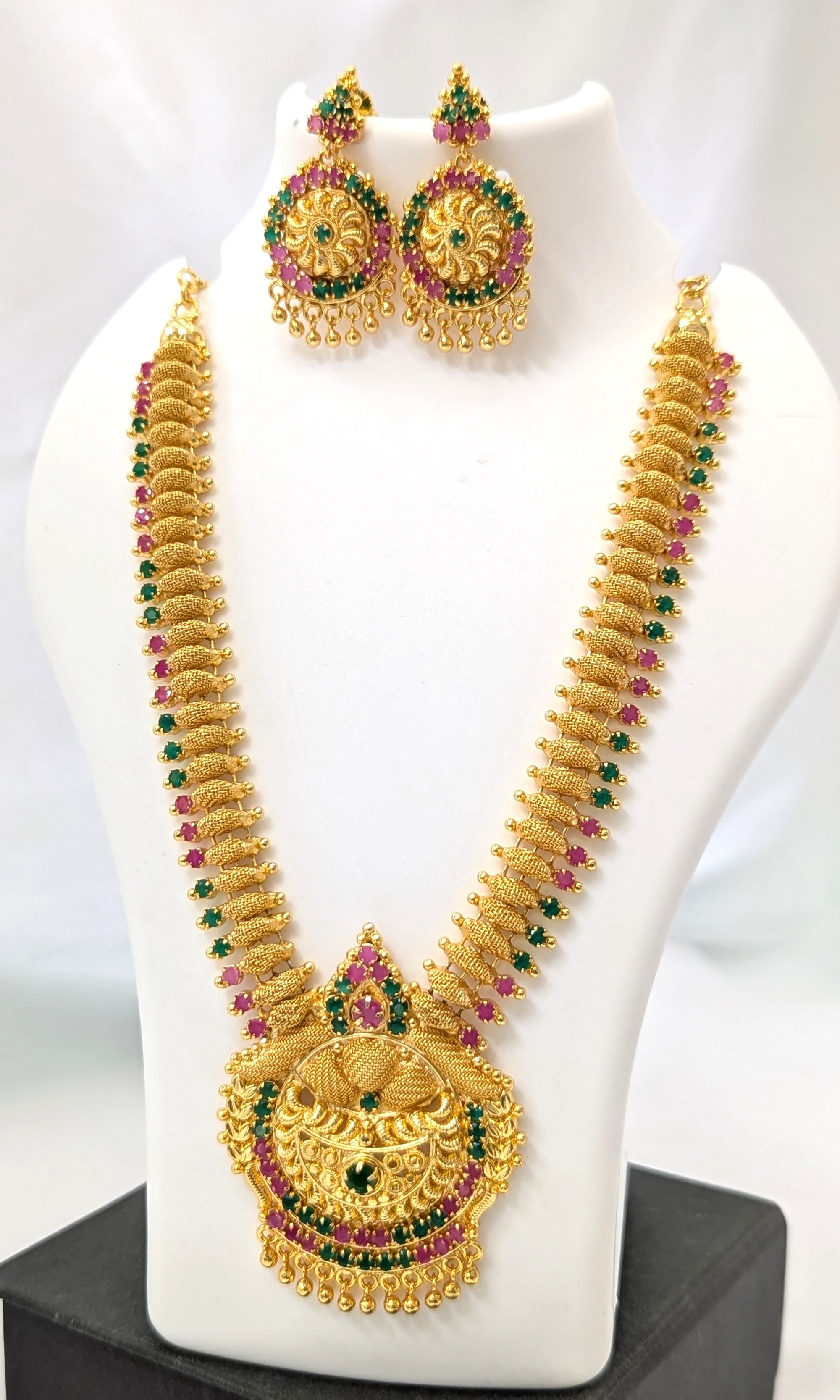Micro forming necklace set