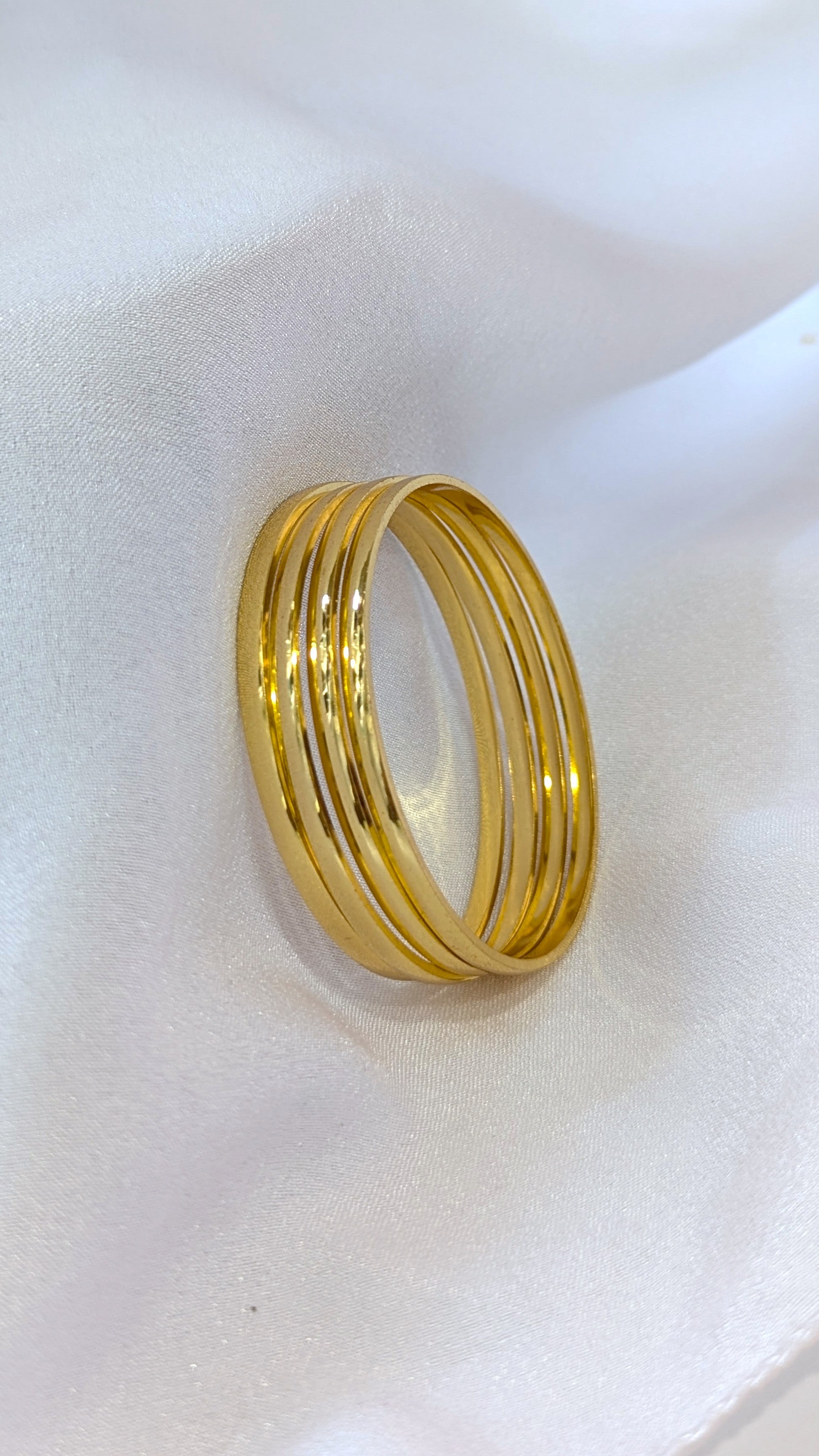 Micro bangle