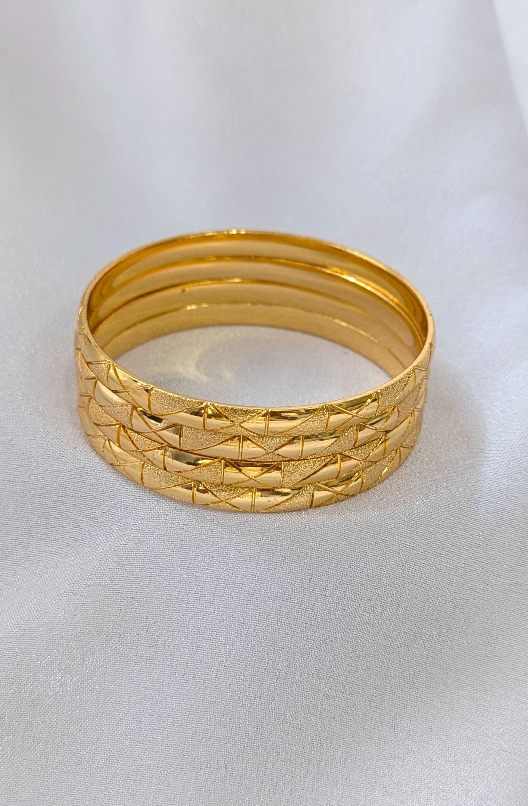 Micro bangle