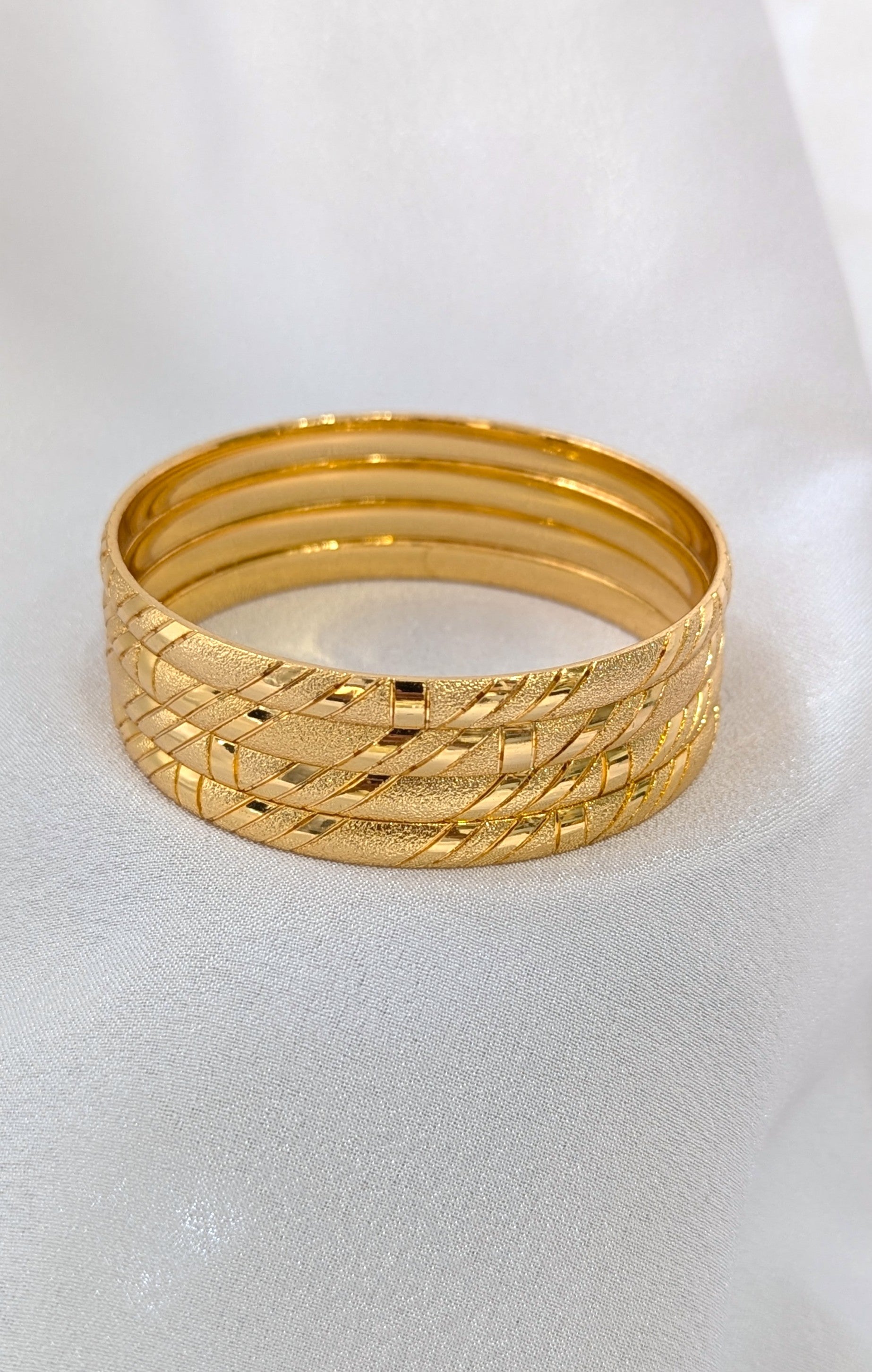 Micro bangle