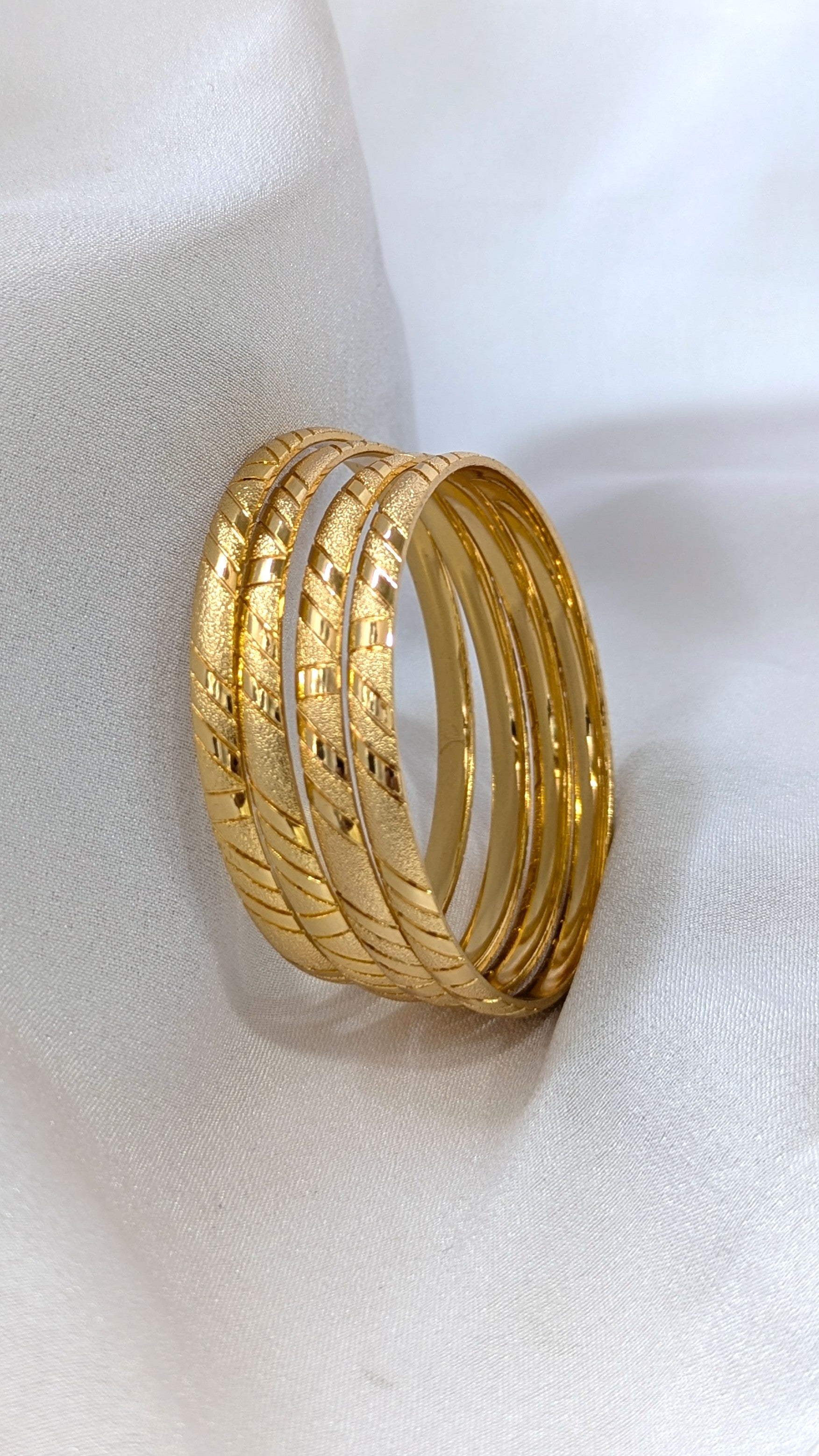 Micro bangle