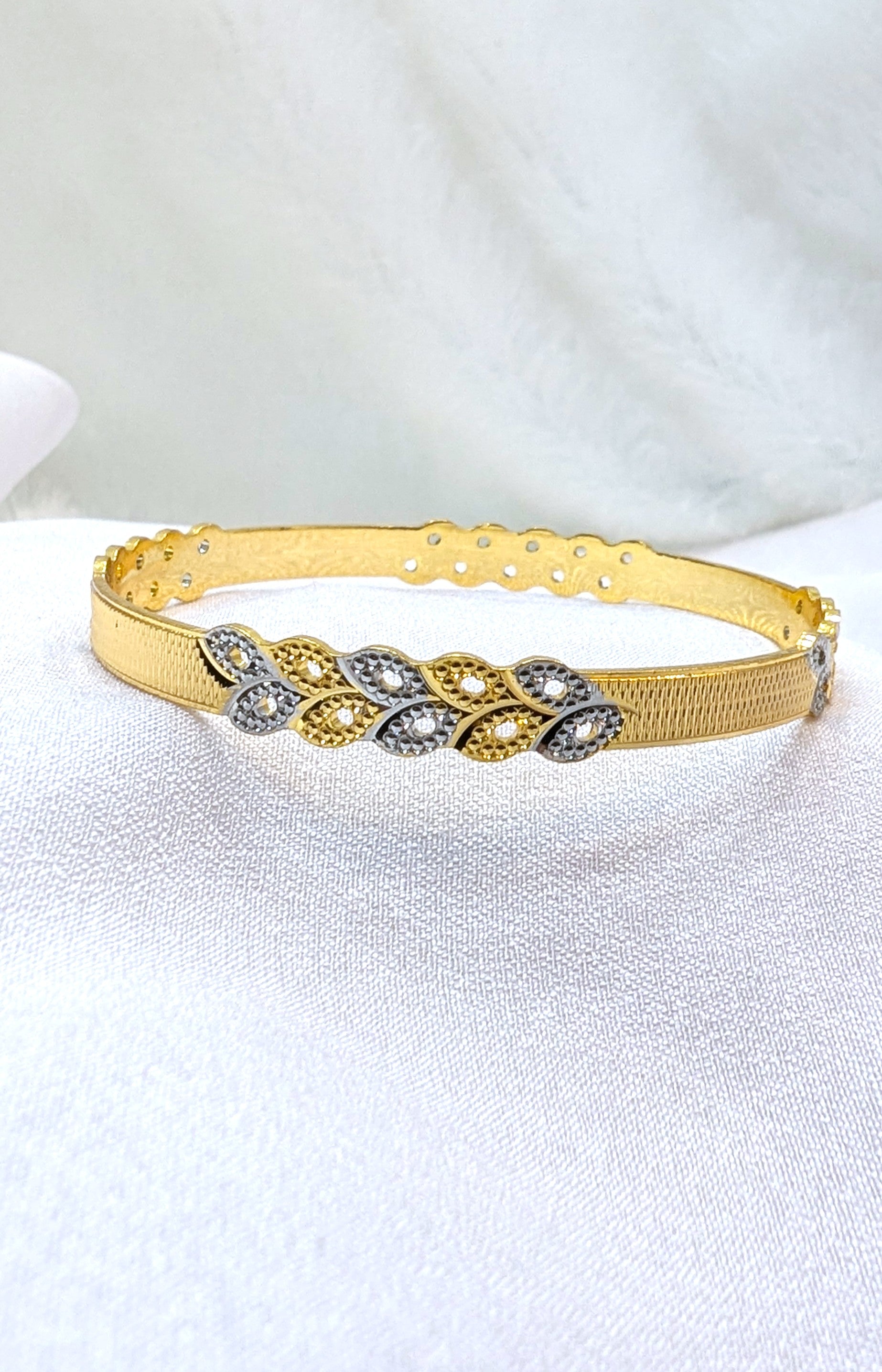 Cnc micro bangle
