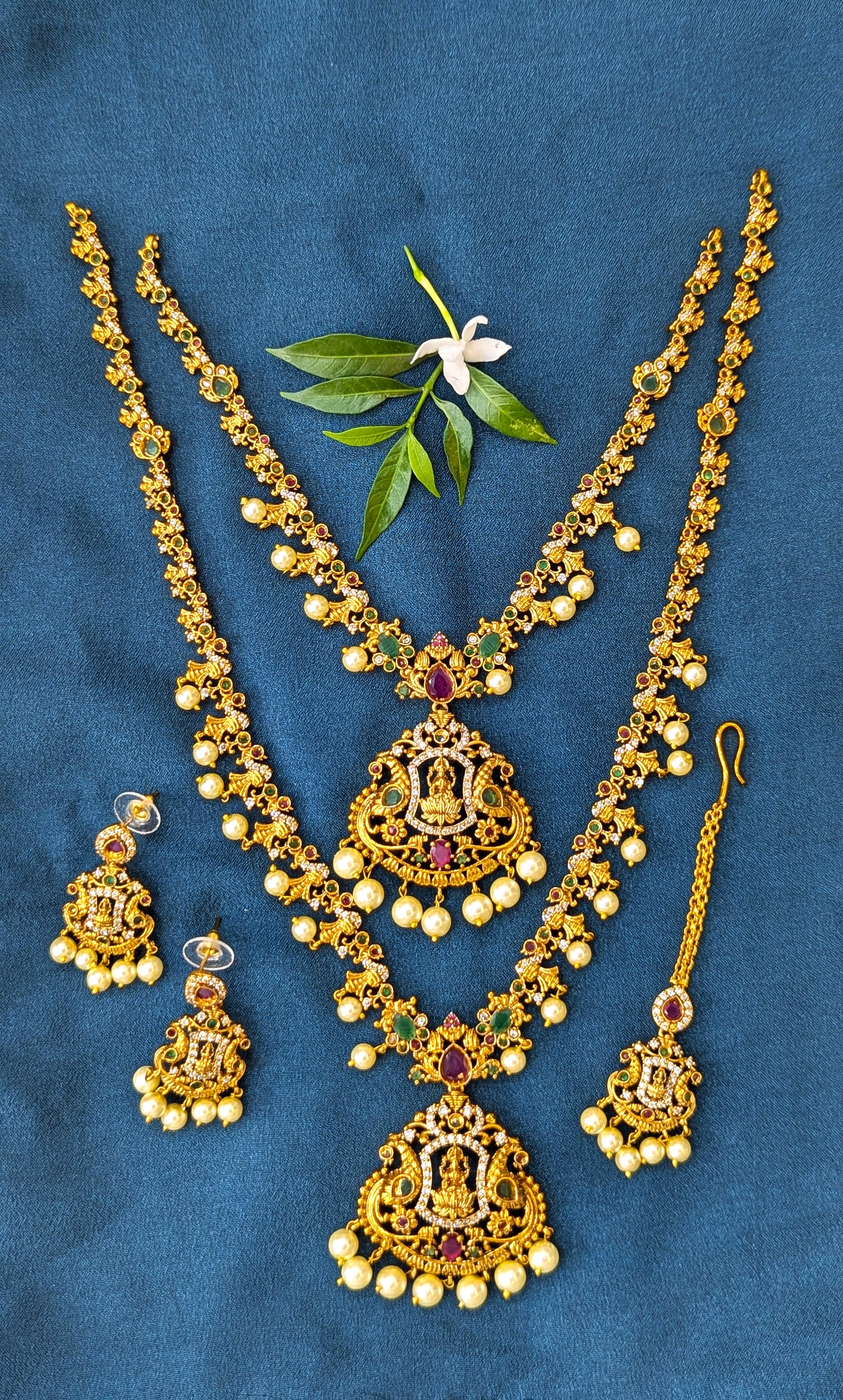 Temple jewellery set