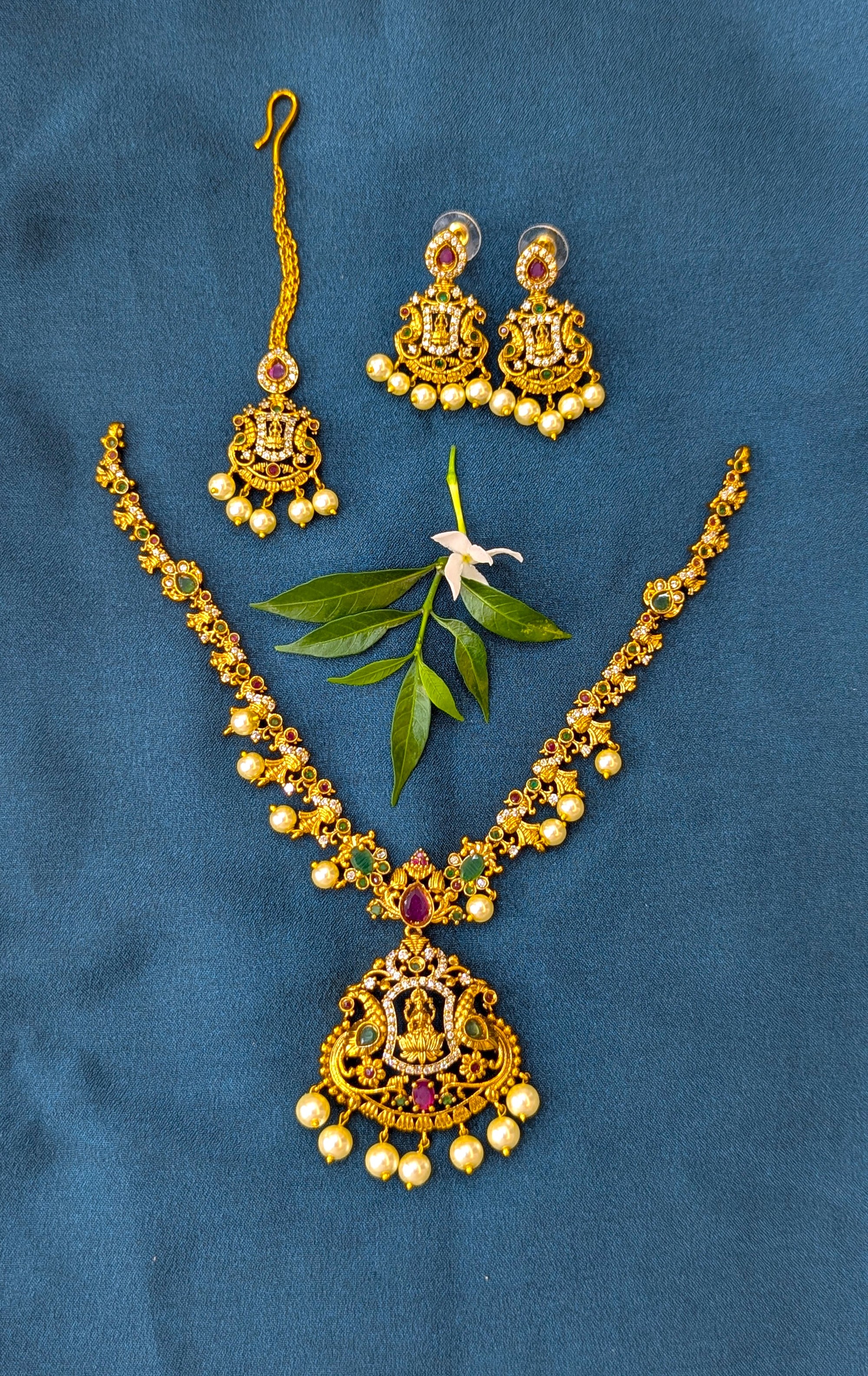 Temple jewellery set