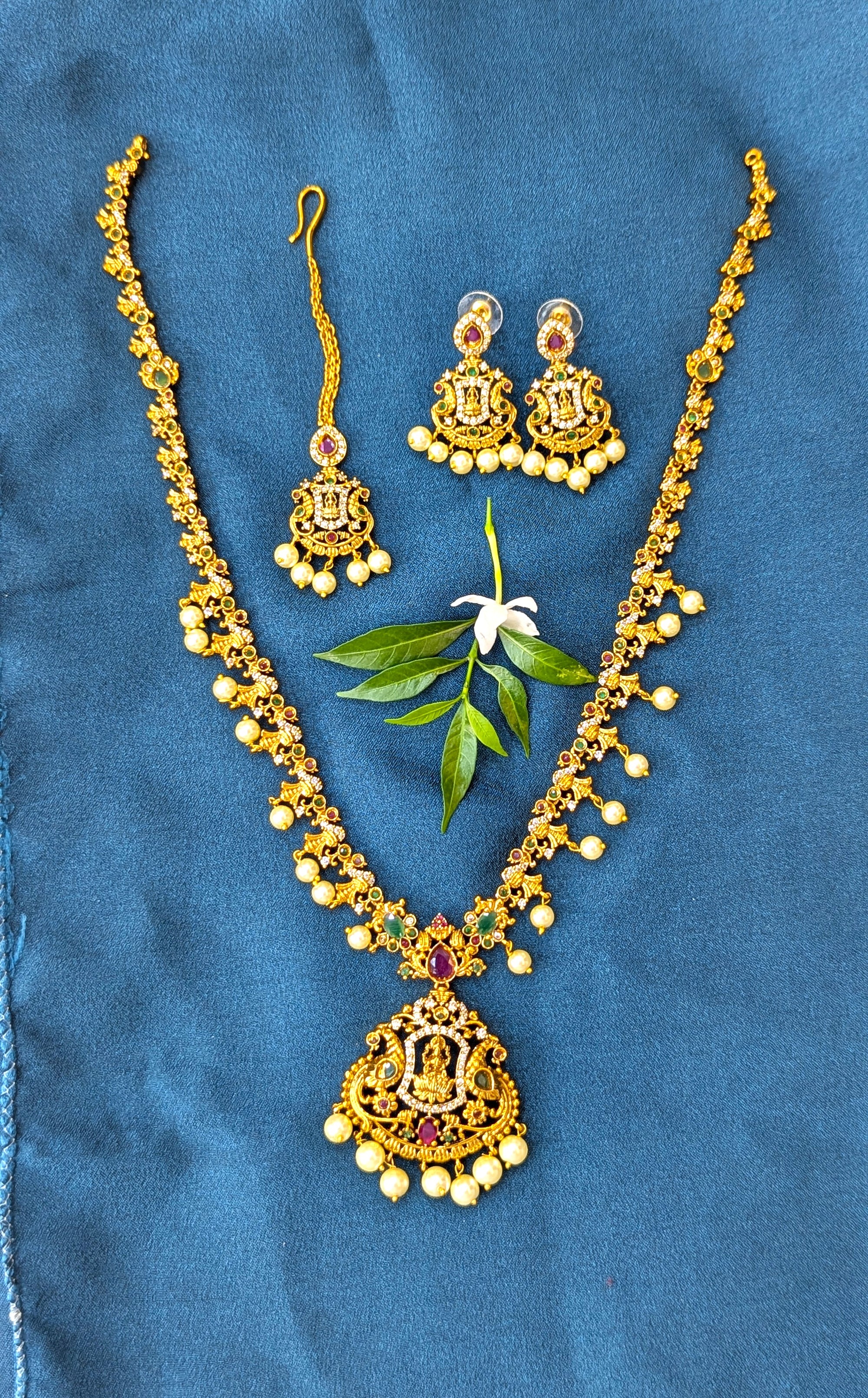 Temple jewellery set