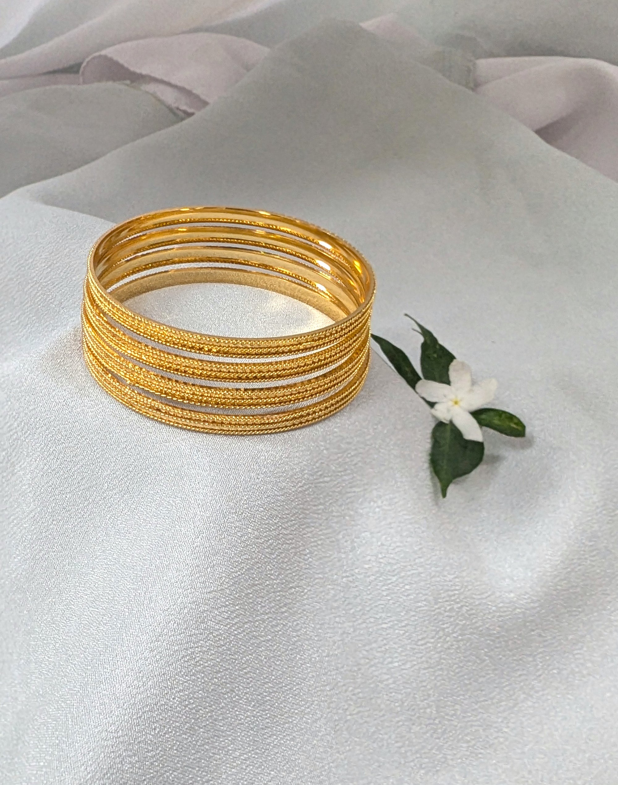 Micro bangle