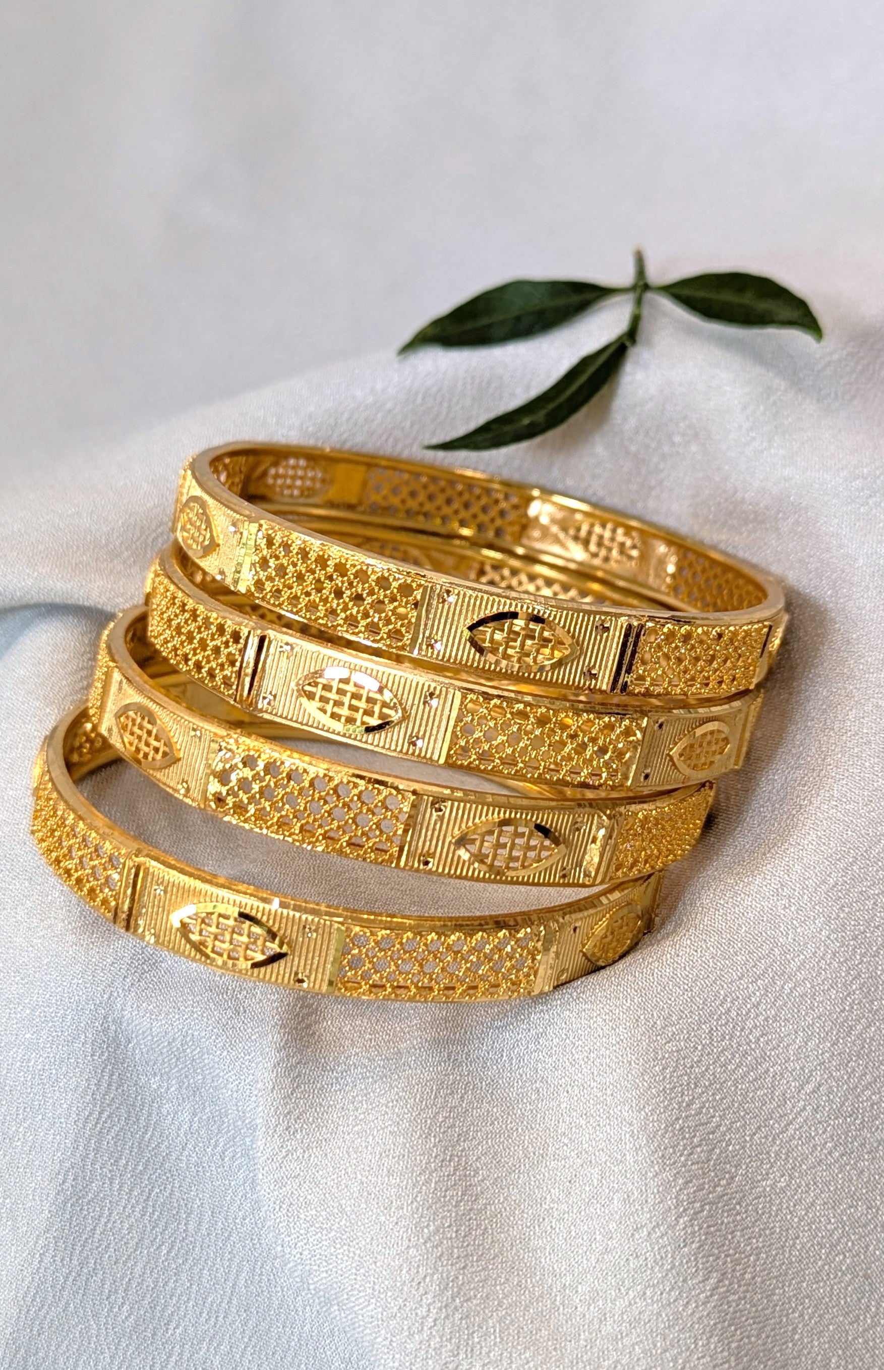 Micro bangles
