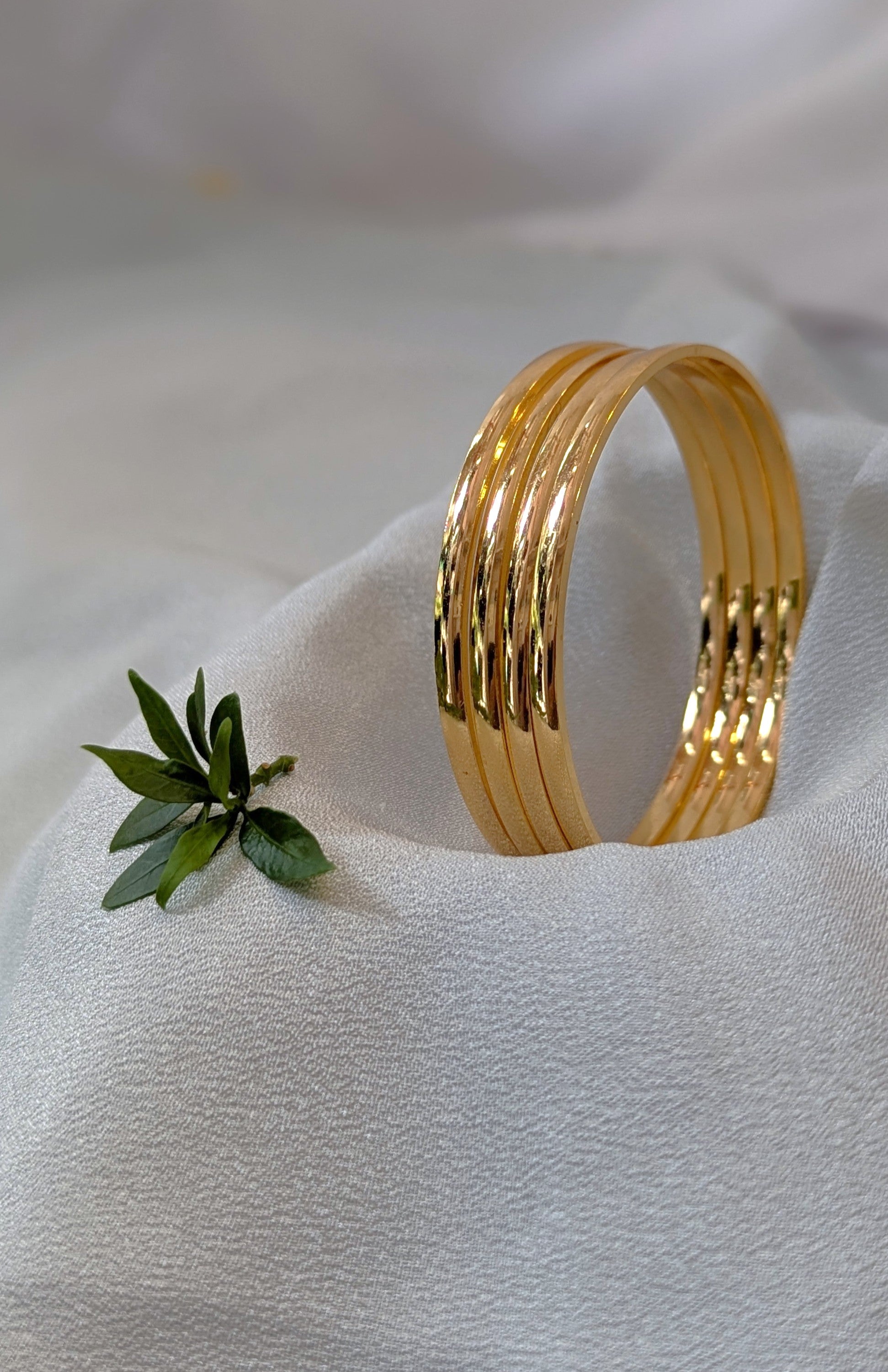 Micro bangle