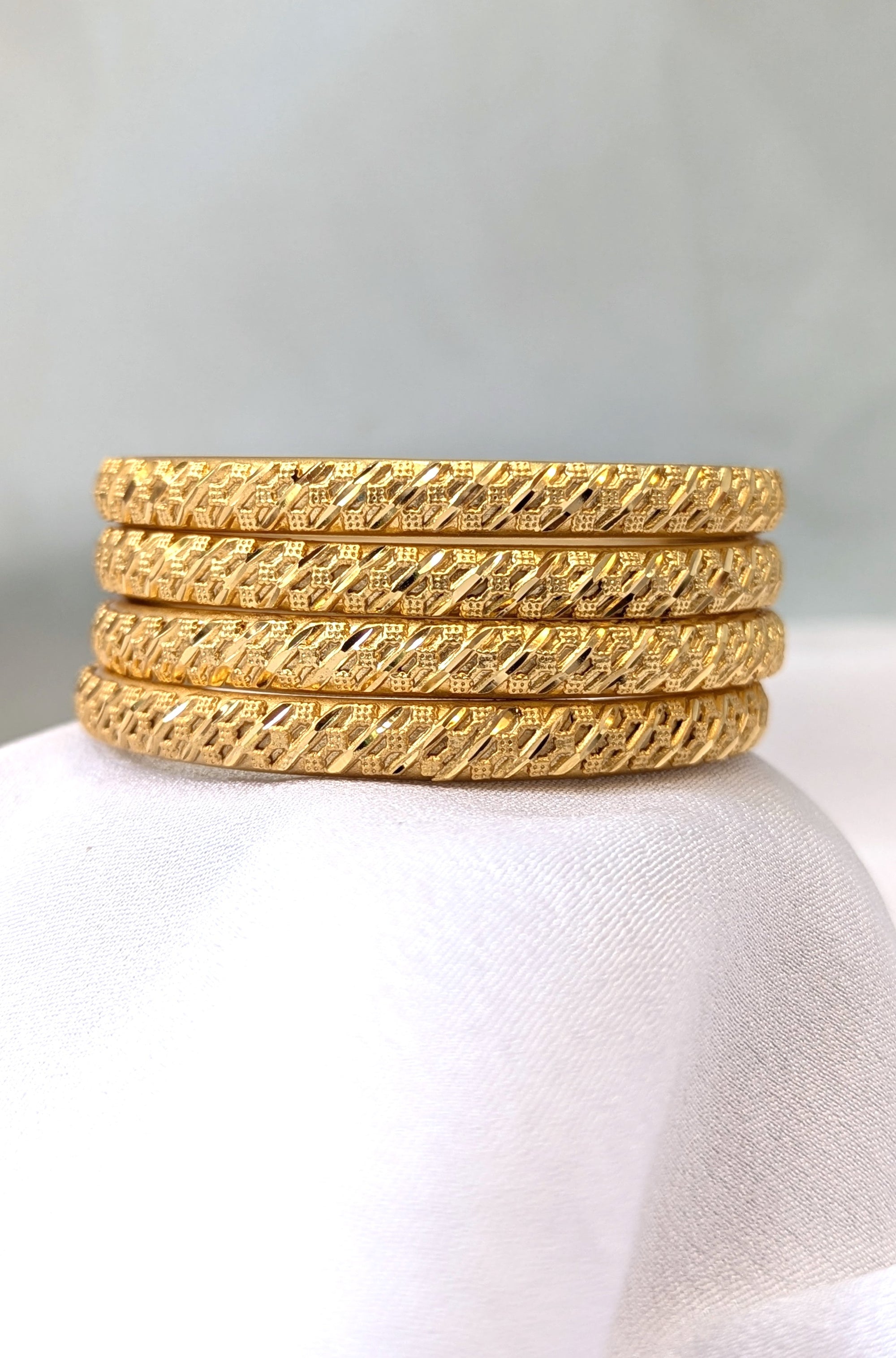 Micro bangle