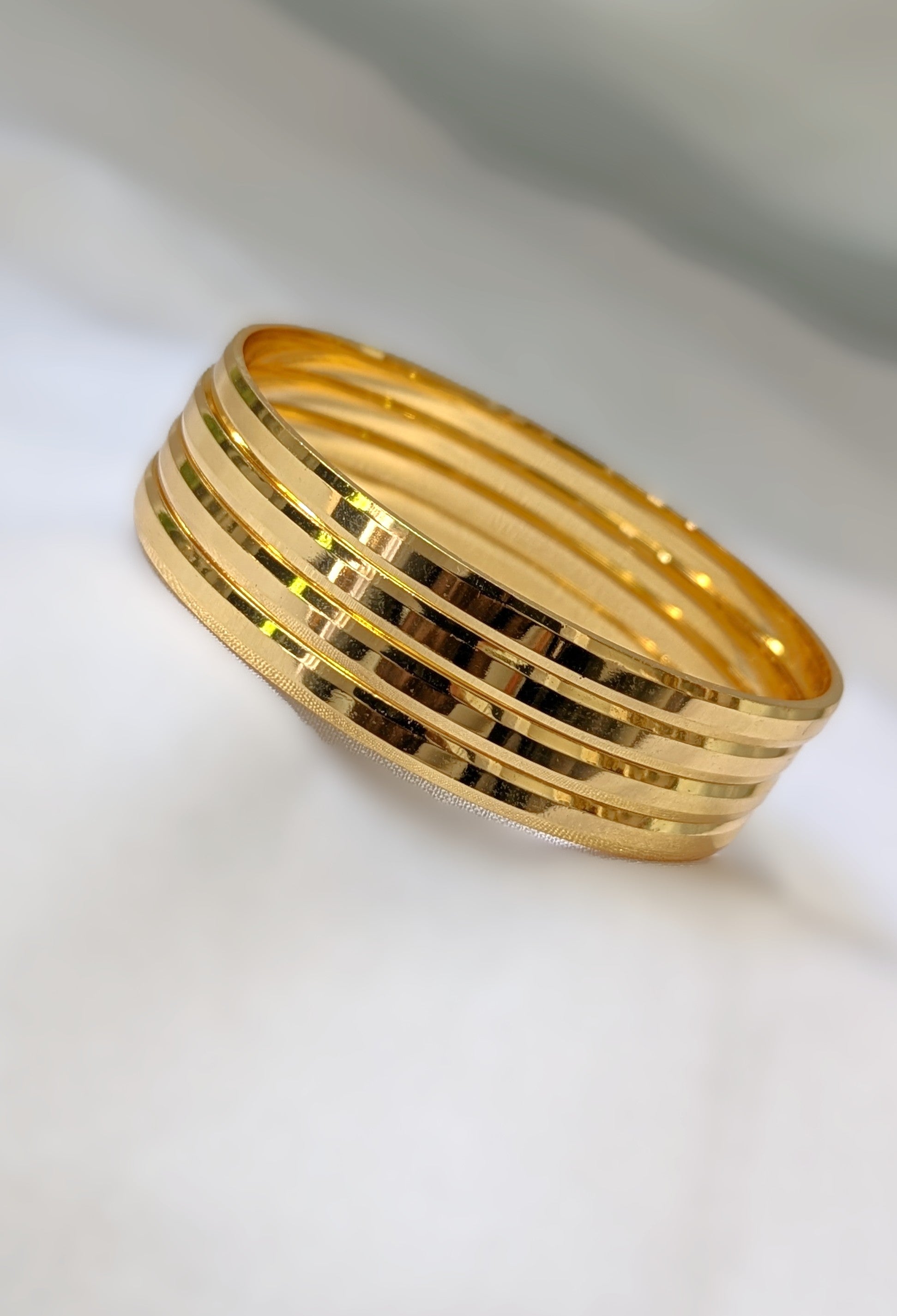 Micro bangle