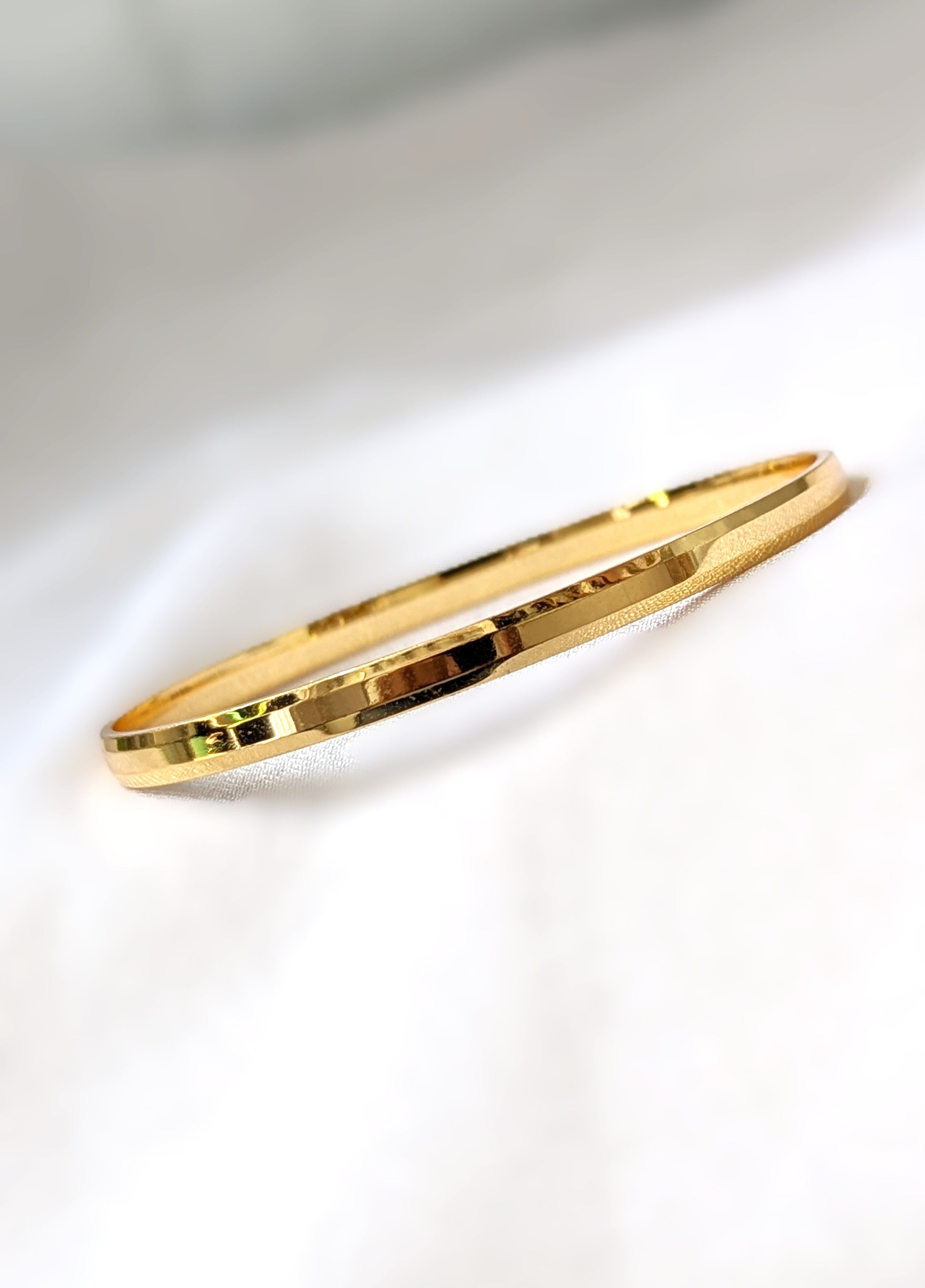 Micro bangle