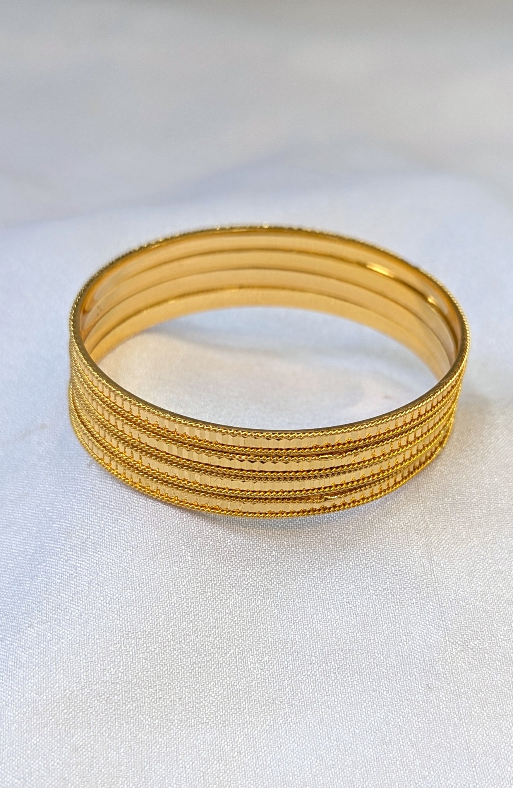 Micro bangle