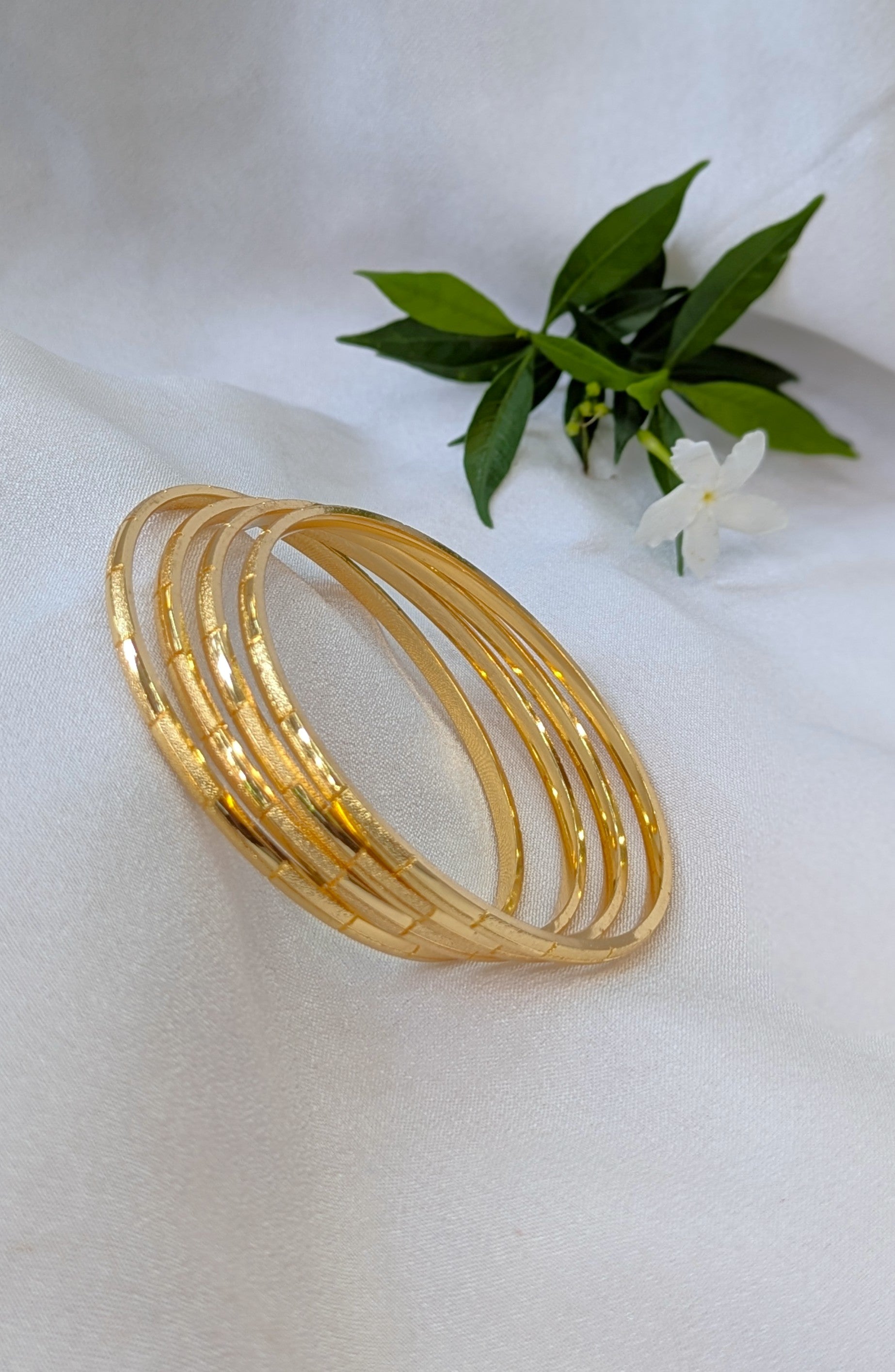 Micro bangle