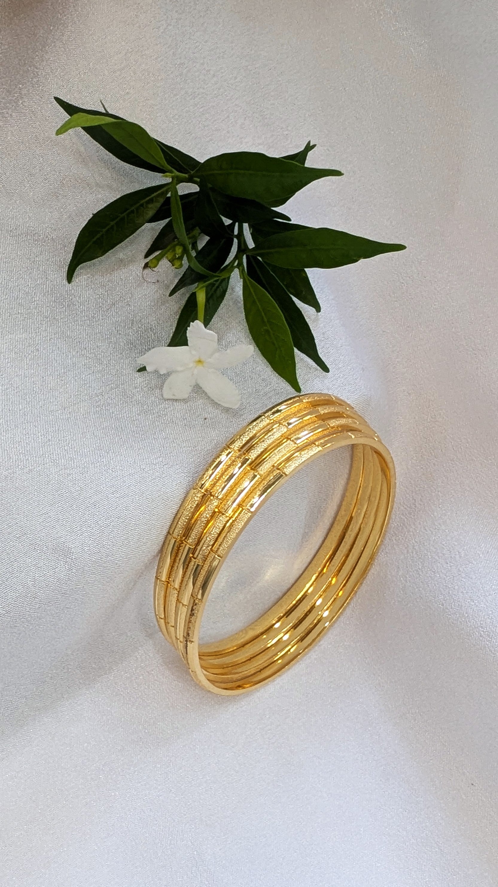Micro bangle